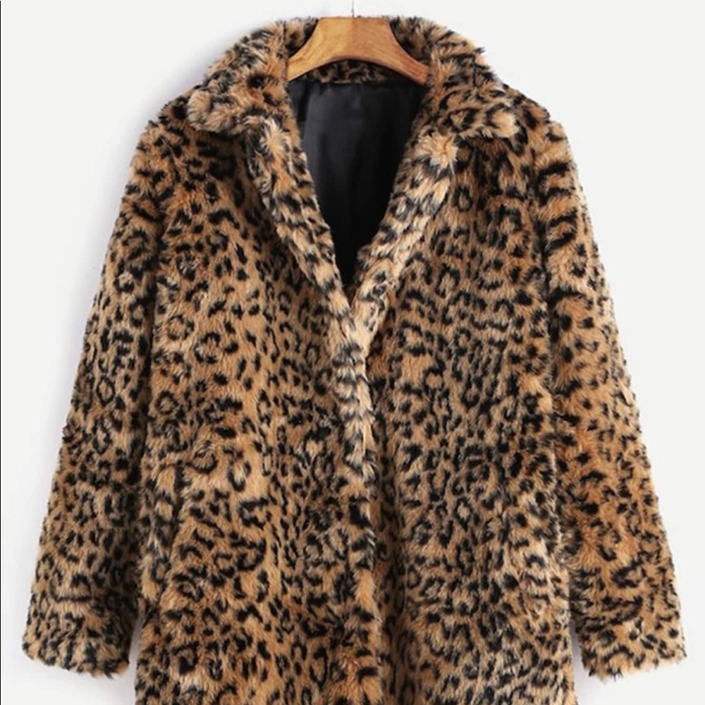 Trendy leopard coat